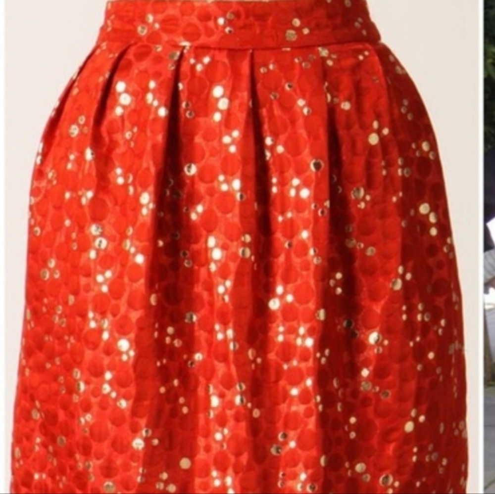 Lauren Moffat festive skirt